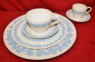 Wedgwood Embossed Queensware Lavender On Cream Shell Service For 8 - 53pc