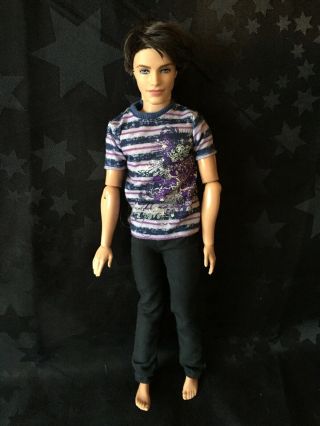 Barbie Jointed Fashionista Ken Doll - Clutch Wave 1 Ryan