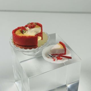 Artisan Dollhouse Miniature Valentine’s Day Cake in 1/12 scale 2