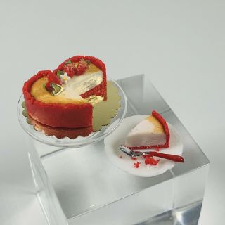 Artisan Dollhouse Miniature Valentine’s Day Cake in 1/12 scale 3