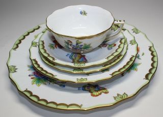 Herend Queen Victoria Green 5 Pc.  Place Setting