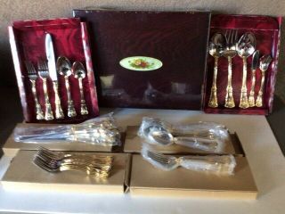 Old Country Roses 45 - Piece Stainless Flatware Services 8 With Chest