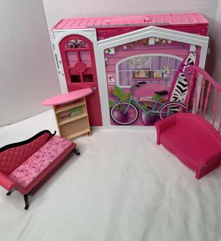 Barbie 2009 Glam Vacation Beach House Fold Out 2 Story Doll House Vintage
