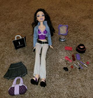 My Scene Shopping Spree Sephora - Nolee Barbie W/ Makeup Accessories,  Outfit
