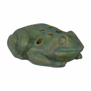 Roseville Pottery Early Carnelian Matte Green Frog Flower Frog Figurine