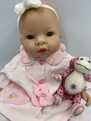 Madame Alexander Lee Middleton 16 " Newborn Nursery Baby Girl Doll Weighted