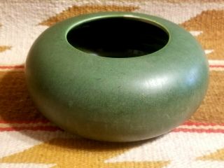 FINE ARTS & CRAFTS HAMPSHIRE POTTERY BOWL or BUD VASE CLASSIC MATTE GREEN FINISH 4