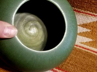 FINE ARTS & CRAFTS HAMPSHIRE POTTERY BOWL or BUD VASE CLASSIC MATTE GREEN FINISH 6