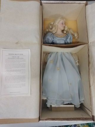 Franklin Heirloom " Sleeping Beauty " Porcelain Doll 1988 No Chaise Vgc