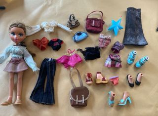 Bratz Doll = Doll,  Clothes,  5 Pairs Of Shoes,  Hairbrush & Bags 2001