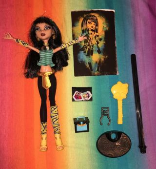 Monster High Doll - - - - Cleo De Nile - - - - Wave 2 School 