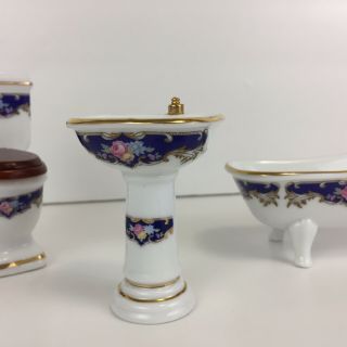 Reutter Porcelain Miniature Dollhouse Blue Royal Bathroom Set 1:12 Scale (read) 3