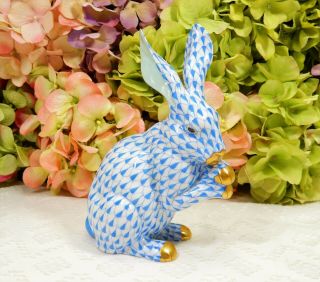 Herend Hungary Porcelain Large Bunny Rabbit 15307 Blue Fishnet Figurine Gold