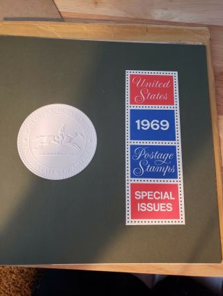 1969 Usps Special Issues Year Set & Folio In Postal Envelope Rare