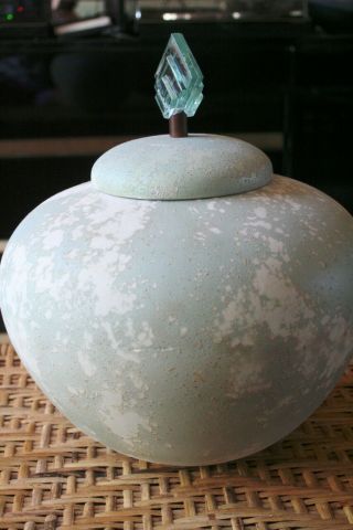 STUNNING SEAFOAM GREEN TONY EVANS LARGE VESSEL WITH GLASS HANDLE LID SIGNED 71 2