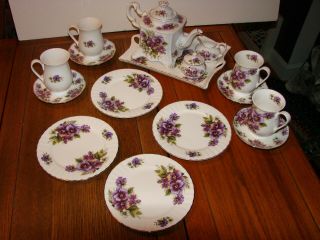 Royal Patrician Fine Bone China 16 Piece Tea Set Service For 4 Violets Purple