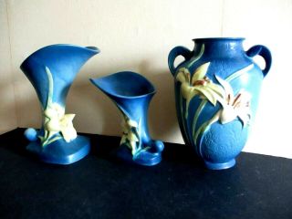 3 Pc Roseville Art Pottery Blue Zephyr Lily Bulbous 8 " Vase 2 Cornucopias 8 " 6 "