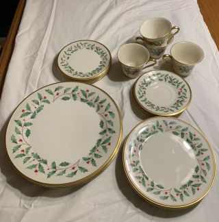 Lenox Fine China Usa Holiday Holly & Berries 20 Piece China Set Service For 4