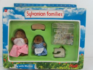 Sylvanian Families Sewing With Mother Vole Family Figures Set Gl