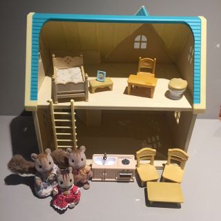 Sylvanian Families Applewood Cottage Furniture Figures Accessories House Playset