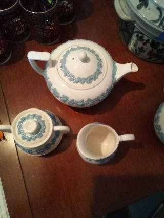 Wedgwood Queensware Etruria Blue On White Embossed Vintage 5 pc Tea Set 3