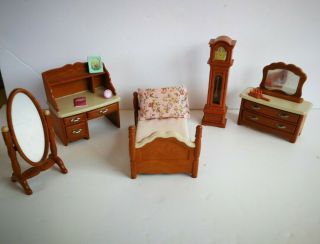 Sylvanian Families Matching Bedroom Set And Accessories Vgc