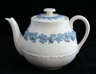 Vintage Wedgwood Embossed Queensware Shell Teapot Lavender On Cream