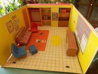 1962 Barbie Dream House With Furniture