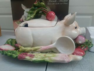 2004 Fitz And Floyd French Market Pig Soup Tureen W/ Lid Ladle & Platter 830224