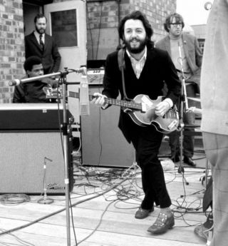 Paul Mccartney Unsigned Photo - Z326 - The Beatles