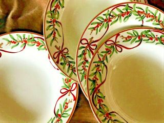 Royal Gallery " Queensberry " Set Of 4 Rimmed Soup Bowls Made For Macy 