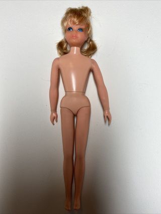 Vintage Barbie - Pose 