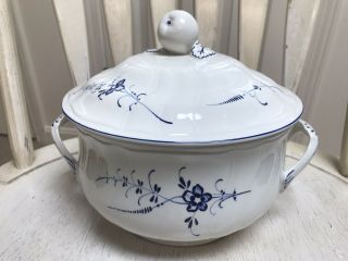 Villeroy & Boch Vieux Luxembourg Porcelain 8 - Inch Round Covered Dish Tureen Euc