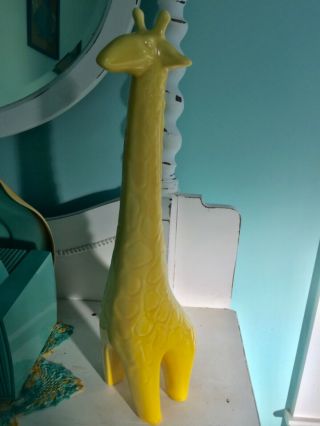Vintage Rare Jaru California Pottery Yellow Giraffe Figurine