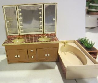 Tomy Smaller Home And Garden Bathtub - Vanity And Plant