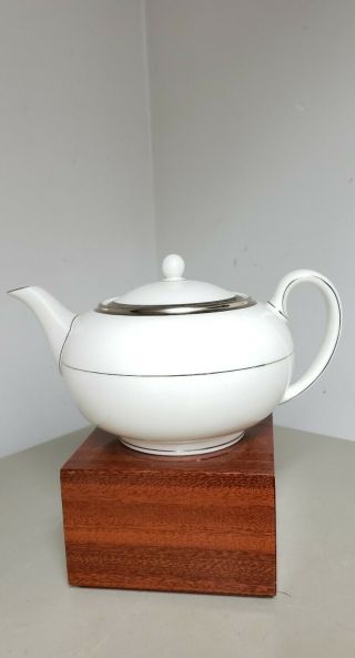Rare Wedgwood Carlyn Teapot Retired White With Platnium Trim