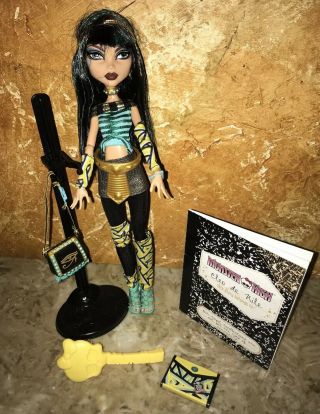 Monster High Doll Cleo De Nile School 