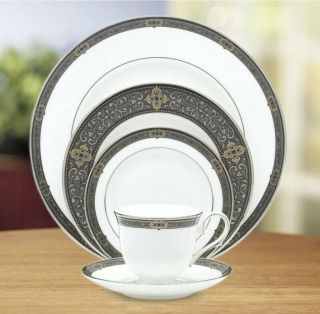 Lenox Vintage Jewel 5 Piece Dinnerware Msrp $199 Blue,  Gold And White