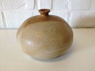 Christian Gohl Signed Studio Pottery Vase W/ Tan / Sand Colored Glaze