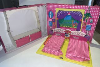 Barbie Doll Case W/ Fold Out Bedroom World Of Barbie Sleep ‘n Keep Vintage Case