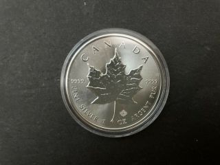 2019 Canada $5 1oz Silver Maple Leaf Bullion Coin.  9999 Fine Bu Dollar Round