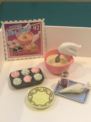 Re - Ment Mini Sweets 2 Cupcakes 1:6 Barbie Size Kitchen Food Dollhouse Minia