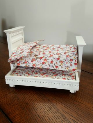 Miniature Dollhouse Furniture White Trundle Bed 1:12