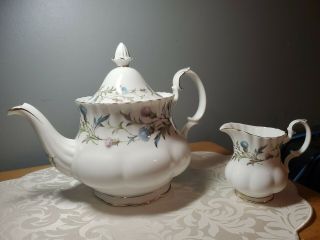 Royal Albert Brigadoon 6 Cups Large Teapot Bone China England