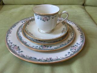 4 Lenox Spring Vista China 5pc Place Settings - Priced As Set Of 4