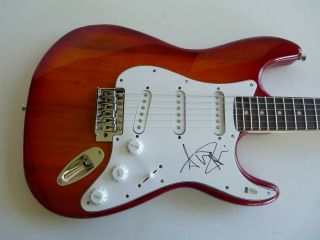 Avril Lavigne Signed Autographed Guitar Bas Beckett Certified