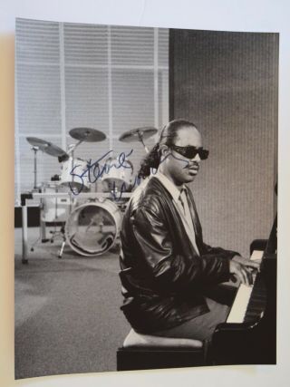 Stevie Wonder Signed Autographed 11x14 Photo Vd