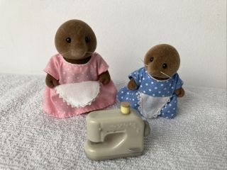 Sylvanian Families Sewing With Mother Moles Set VGC missing Sewing Accessories 2