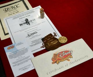 JOHNNY DEPP Signed PIRATES OF CARIBBEAN DISNEY PROP Gold Nugget & COIN,  DVD 5