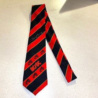 Angus Young Signed Autographed Official Ac/dc Tie Back In Black Psa/dna